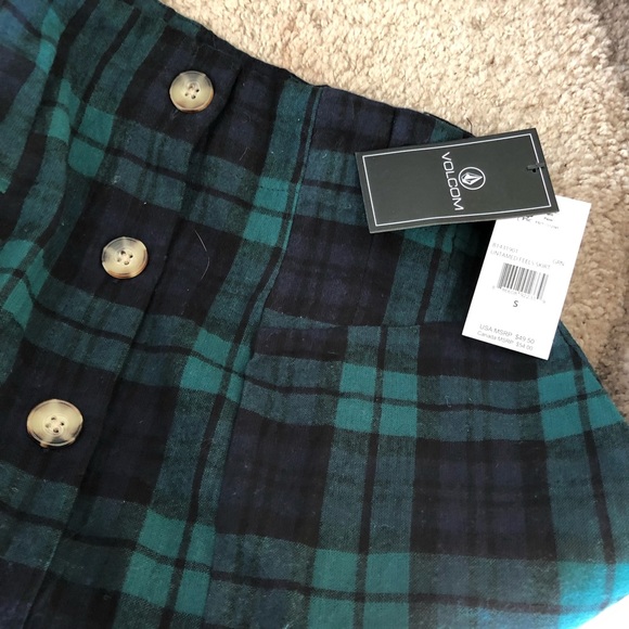 NWT Volcom Untamed Feels Skirt-S Flattering Fit - Picture 5 of 7